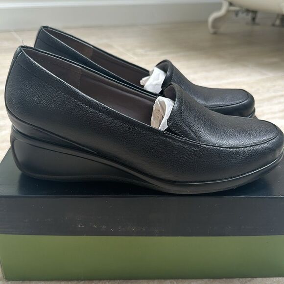 Trotters Marche black leather slip on shoes 9 1/2 W - Picture 4 of 6